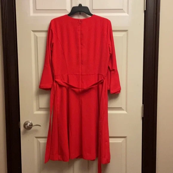 Red Ann Taylor Bell Sleeve Dress- Size 8- NWT - Picture 4 of 16
